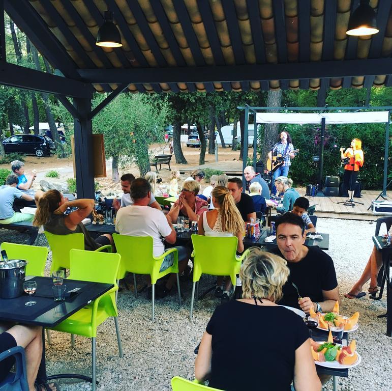 Camping La Simioune En Provence Bollène Exterior foto